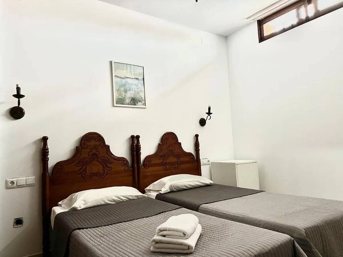 Easy Nerja Bronce酒店 招待所
